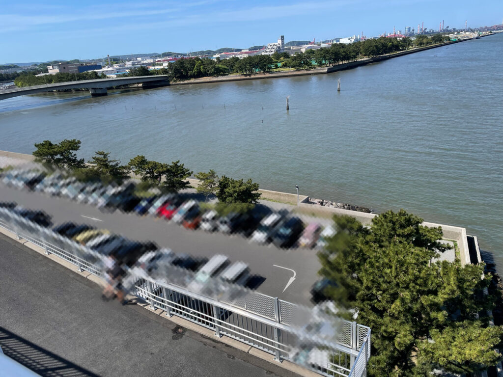 鳥居崎海浜公園駐車場